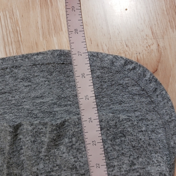 Gibson V-neck Heather Grey Luxe High Low Sweater Size Small - Picture 7 of 7